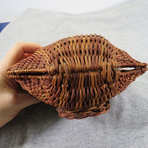 Wicker Basket Clam Shell & Spider Conch Sea Shell - Picture 4 of 13